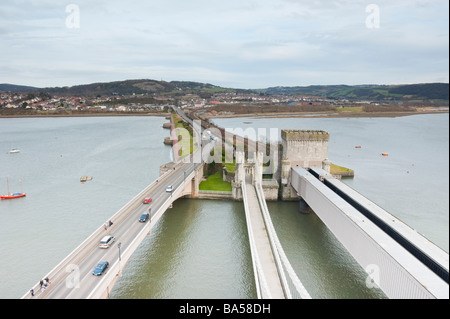 Wales - Conwy drei Brücken über die Bucht Stockfoto