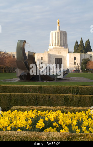 Salem Hauptstadt Oregon State Skyline Narzissen Capitol Government Center Building Architektur Stockfoto