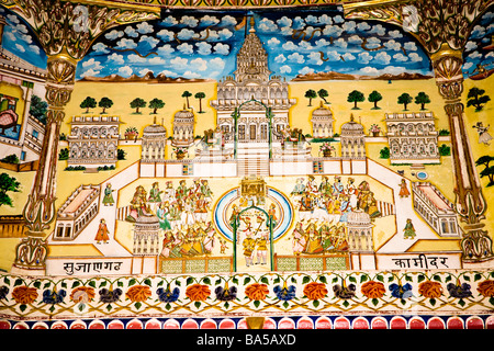 Farbenfrohe Gemälde an Innenwand, Bhandasar Jain-Tempel, Bikaner, Rajasthan, Indien Stockfoto