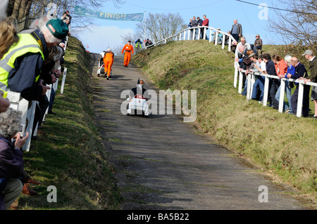 Brooklands Test Hill Centenary Veranstaltung 22 03 2009 Sinclair C5 versucht den Hügel Stockfoto