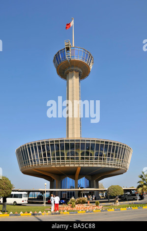 Restuarant & Beobachtung Turm im Dienstleistungsbereich für Autofahrer Mittelpunkt auf King Fahd Causeway verbindet Bahrain, Saudi Arabien Stockfoto