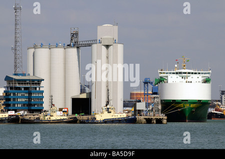 Hafen von Southampton südlichen England UK ABP am Wasser bauen Associated British Ports Stockfoto