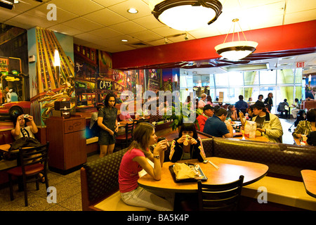 Mc Donald s Times Square Manhattan New York Vereinigte Staaten von Amerika Stockfoto