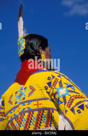 Frau indianische Tänzer bei Crow Fair Powwow in Montana Stockfoto
