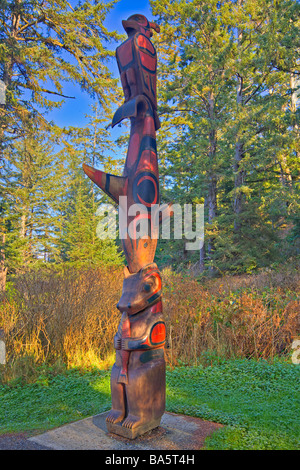 Totempfahl entlang der South Beach Trail Wickaninnish Bay Pacific Rim National Park Long Beach Unit Clayoquot Sound UNESCO. Stockfoto