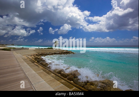 Neu gebaute Promenade in der südlichen Küste von Barbados von Hastings nach Rockley Beach, Barbados, "West Indies" Stockfoto