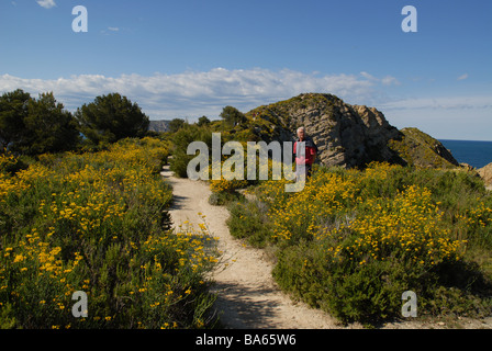 Wanderer auf Cap Prim Landzunge, Javea, Alicante Provinz, Comunidad Valenciana, Spanien Stockfoto