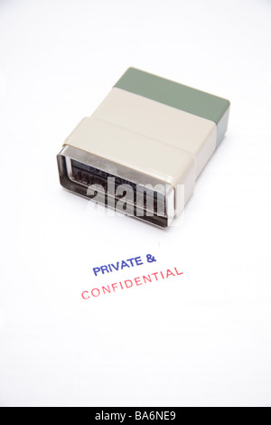 Private vertraulich Stempel auf einem weißen Studio-Hintergrund. Stockfoto