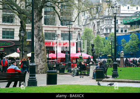 Charlie Chaplin Statue in Leicester Square Gardens, London, England, UK. Stockfoto