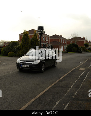 Google Streetview Auto Filme in einer Wohnstraße, Stockfoto