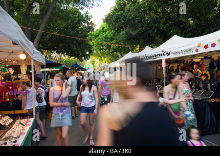 Mindil Beach Sunset Markets - ein beliebtes Nahrungsmittel und Handwerksmarkt in Darwin, Northern Territory, Australien Stockfoto