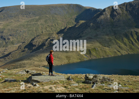 Weibliche Wasser Blick über Blea Wasser in Richtung Mardale Ill Bell, Nationalpark Lake District, Cumbria, England UK Stockfoto