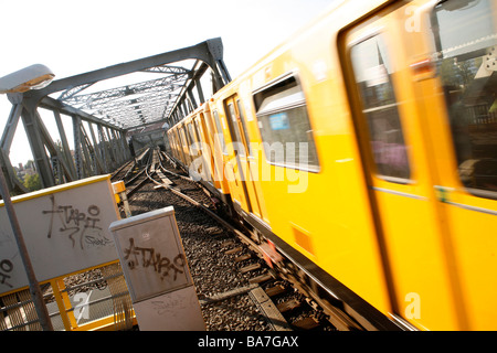 Gelben u-Bahn, Berlin, Deutschland Stockfoto