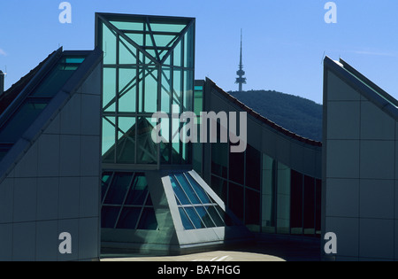 Architektonischen Details des New Parliament House, Telstra Tower am Black Mountain im Hintergrund, Canberra, New South Wales, Austr Stockfoto