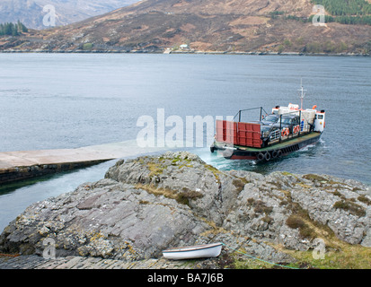 Die Glenelg Auto und Personenfähre auf seine 400 Hof Überfahrt zur Isle Of Skye Highland Schottland SCO 2362 Stockfoto