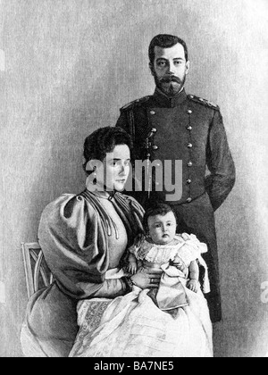 Nikolaus II Alexandrowitsch, 6.5.1868 - 16.7.1918, Kaiser von Russland 21.10.1894 - 2.3.1917, mit Frau Alexandra Feordovna und Tochter Olga, Holzstich, 1896, Artist's Urheberrecht nicht gelöscht werden Stockfoto