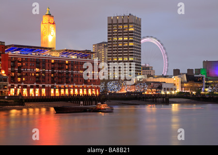 OXO Tower, Television Centre und London Eye am Südufer der Themse, London, England, UK. Stockfoto