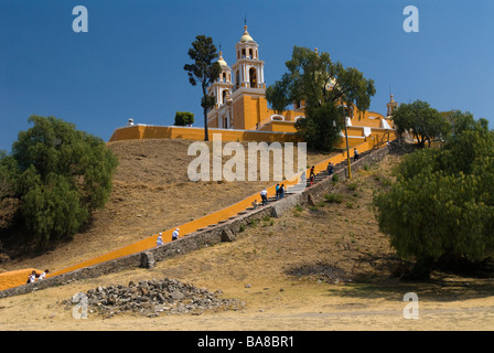 Cerro de Los Remedios (Hügel der Heilmittel), Nuestra Señora de Los Remedios Kirche, Cholula, Mexiko. Stockfoto