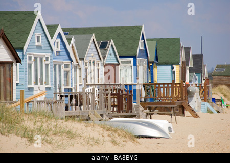 Strandhütten auf Mudeford Sandbank Hengistbury Kopf Stockfoto