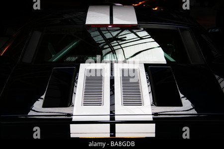 Rückansicht der Boot, Motor Lüftungsschlitze und Rennstreifen auf einem Ford GT supercar Stockfoto