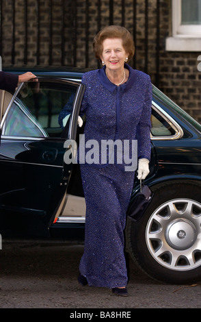 Der ehemalige Premierminister Baronin Margaret Thatcher Ankunft in Nummer 10 Downing Street Stockfoto