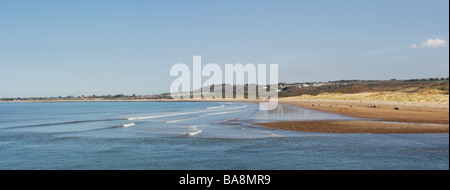 Einen Panoramablick auf den Strand von Ogmore in Wales.  Foto von Gordon Scammell Stockfoto