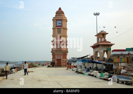 Ufer des Ganges Fluß in der Nähe von Garhmukteshwar Uttar Pradesh, Indien Stockfoto