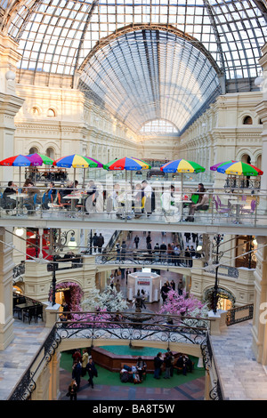 GUM-Galerie, Moskau, Roter Platz Russland.  Einkaufszentrum Kaufhaus GUM ist der Ort mit den teuersten Geschäfte in Russland Stockfoto