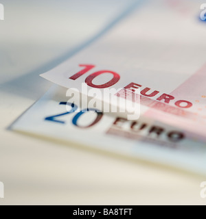 10 und 20 Euro-Banknoten Stockfoto