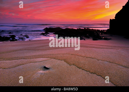 Portugal, Alentejo: Sundown und Sand Formationen am Strand Praia da Cerca Nova in Porto Covo Stockfoto