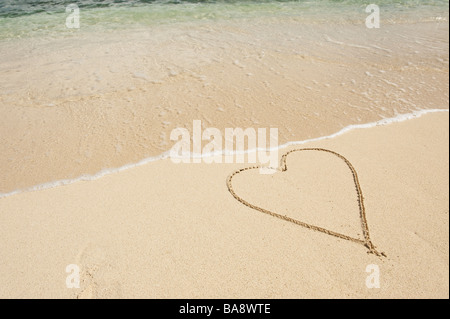 Herz in Sand gezeichnet Stockfoto