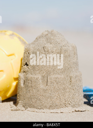 Form der Sandburg am Strand Stockfoto