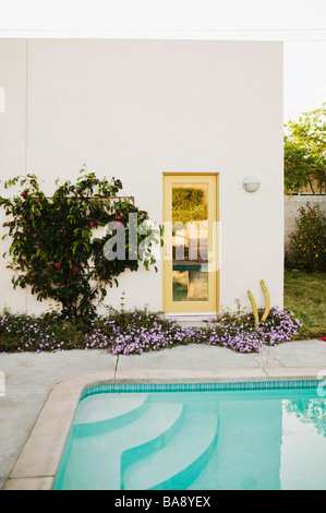 Garten-Schwimmbad Stockfoto