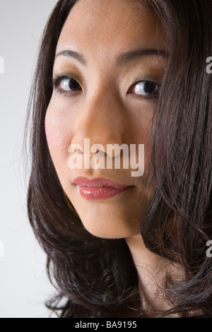 Close-up Portrait von Asiatin, Studio gedreht Stockfoto