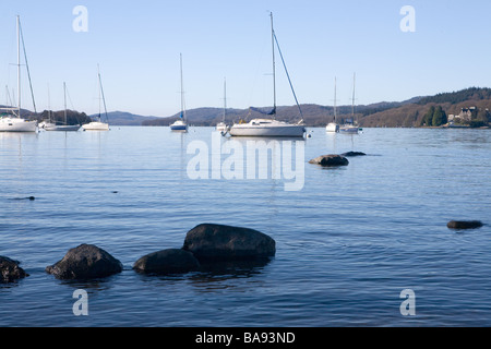 Ein Blick auf Lake Windermere von Cockshott Punkt in der Nähe von Bowness im englischen Lake District National Park. Stockfoto