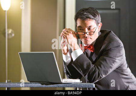 Geschäftsmann, arbeiten am laptop Stockfoto