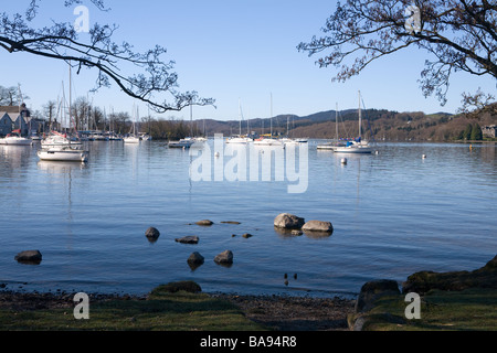 Ein Blick auf Lake Windermere von Cockshott Punkt in der Nähe von Bowness im englischen Lake District National Park. Stockfoto