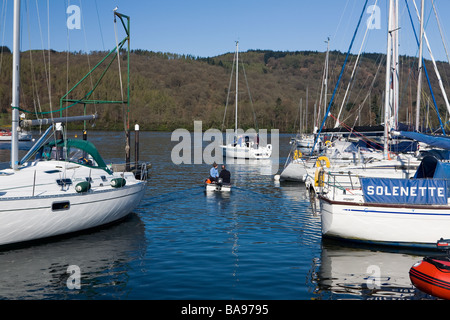 Lake Windermere Marina in der Nähe von Cockshott Punkt Stockfoto