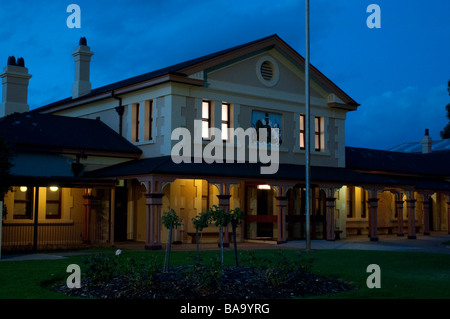 Kriegerdenkmal und Gericht Haus Broken Hill New South Wales Australien Stockfoto