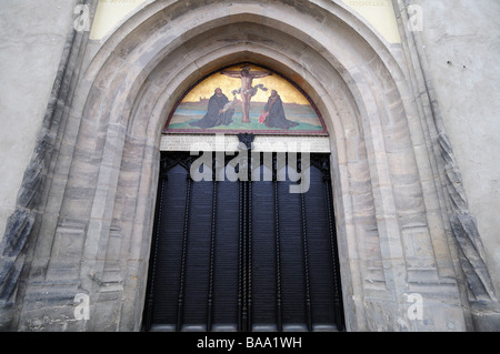 Tür der Wittenberger Schlosskirche, wo Martin Luther seine 95 Thesen nagelte Stockfoto