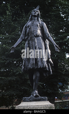 Statue zum Gedenken an Pocahontas, Str. Georges Kirchhof, Gravesend, Kent. Stockfoto