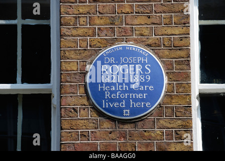 English Heritage blaue Plakette kennzeichnen das Haus einst bewohnt von Gesundheitsversorgung Reformator Dr. Joseph Rogers in Dean Street London W1 Stockfoto