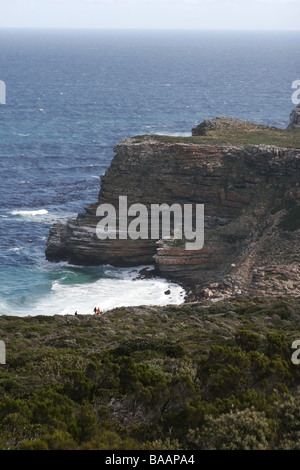 Ein Wanderweg führt die Klippen an der Südspitze der Kaphalbinsel führt zu das Kap der guten Hoffnung. Stockfoto