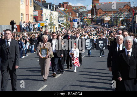 Sinn Féin Präsident Getty Adams am Ostersonntag Teilnahme an Easter Rising Gedenken fällt Straße Belfast Stockfoto