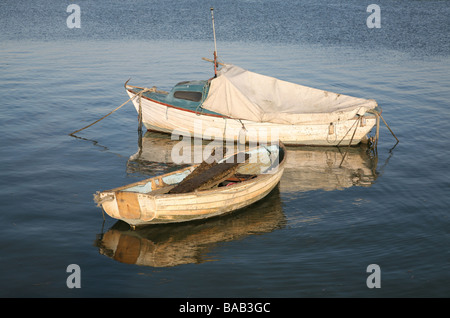 Boote auf dem Fluss Blackwater in Essex Stockfoto