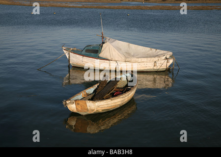 Boote auf dem Fluss Blackwater in Essex Stockfoto