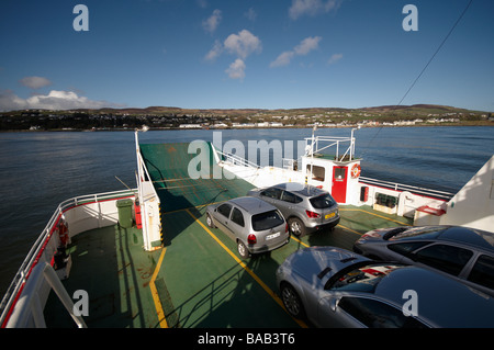 Der Lough Foyle ferry tragen Autos zwischen Magilligan point Nordirland und Greencastle in der Republik Irland Stockfoto