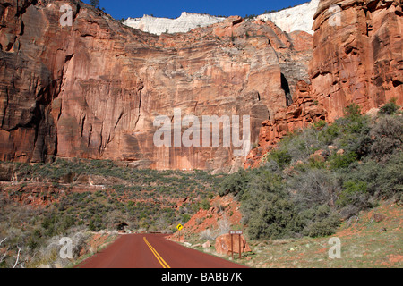 eine Ecke bekannt als big Bend entlang der malerischen Fahrt Zion Canyon National Park in Utah usa Stockfoto