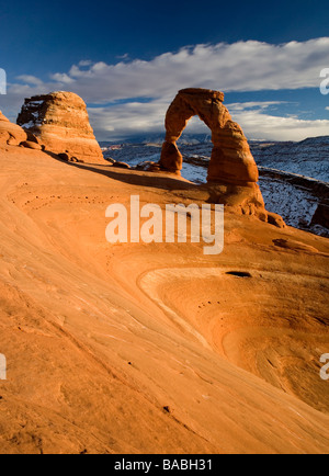 Zarte Bogen bei Sonnenuntergang im Arches-Nationalpark, Utah, USA. Stockfoto