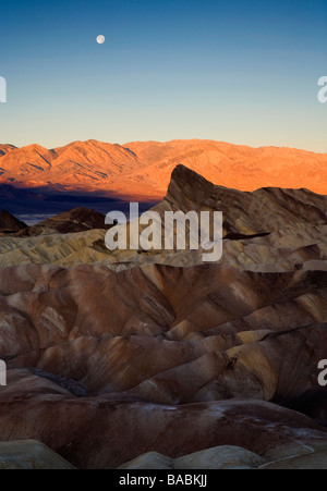 Zabriskie Point im Death Valley National Park bei Sonnenaufgang Kalifornien, USA Stockfoto